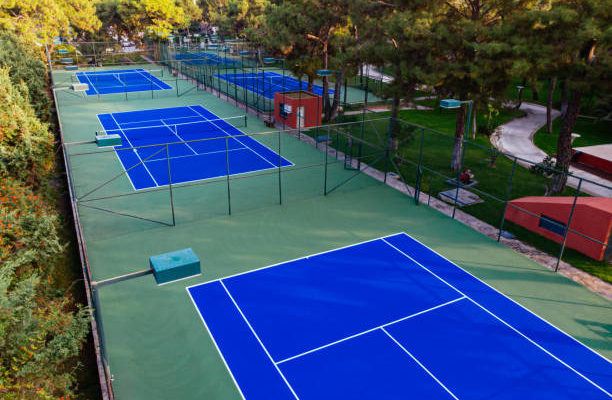 Construction court de tennis en béton poreux Saint-Raphaël