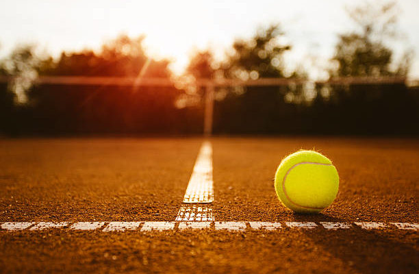 Construction d'un terrain de tennis à Toulon