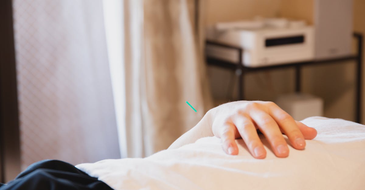 découvrez l'acupression, une pratique ancestrale de médecine traditionnelle chinoise qui stimule des points spécifiques du corps pour soulager la douleur, réduire le stress et améliorer votre bien-être général. explorez ses bienfaits et apprenez à l'intégrer dans votre quotidien.