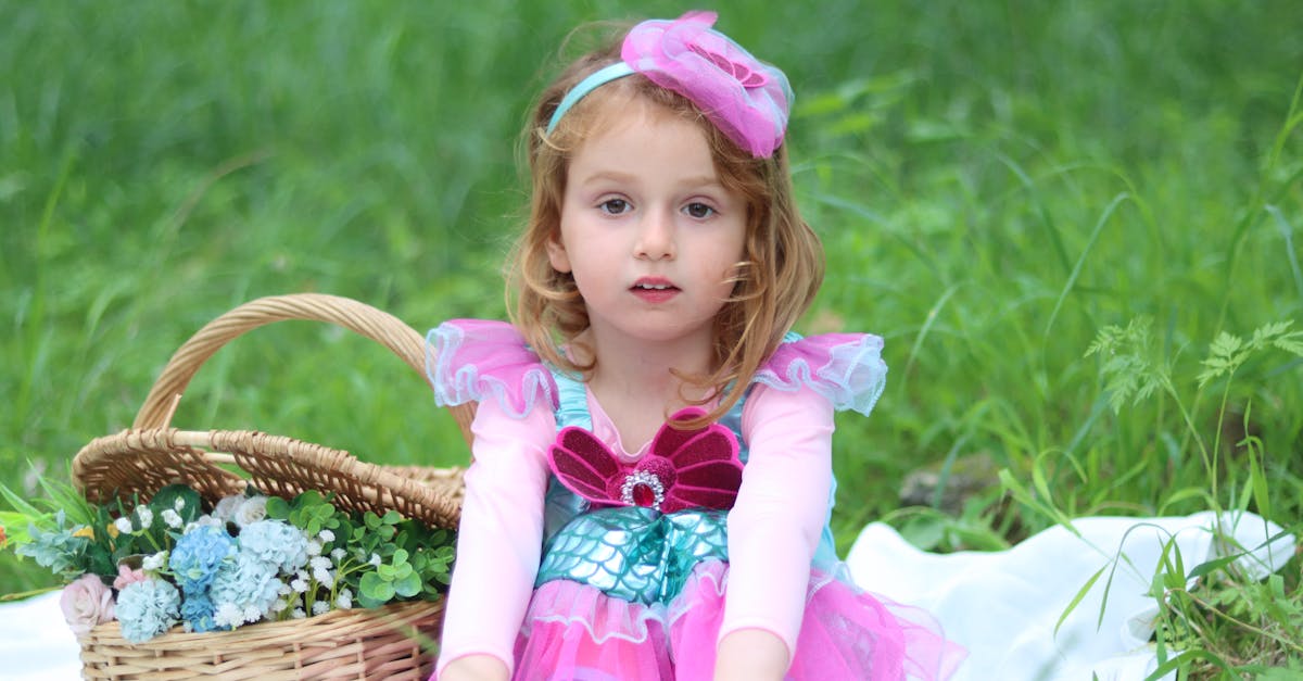 découvrez notre envoûtant costume de sirène, parfait pour toutes les occasions festives. fabriqué avec des matériaux de qualité, il offre confort et style. plongez dans un monde sous-marin de magie et de fantaisie !