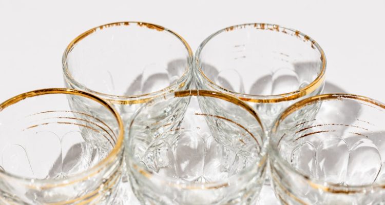 découvrez une collection unique d'accessoires de mode russes alliant tradition et modernité. explorez des pièces raffinées qui ajoutent une touche élégante à votre style tout en reflétant l'artisanat exceptionnel de la russie.