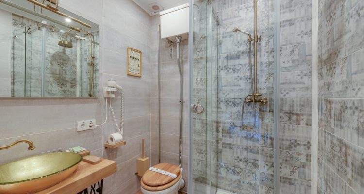 découvrez notre large gamme d'accessoires de douche pour sublimer votre espace de bain. que ce soit des rideaux de douche, des porte-savons ou des distributeurs de savon, trouvez tout ce qu'il vous faut pour une expérience de douche agréable et esthétique.