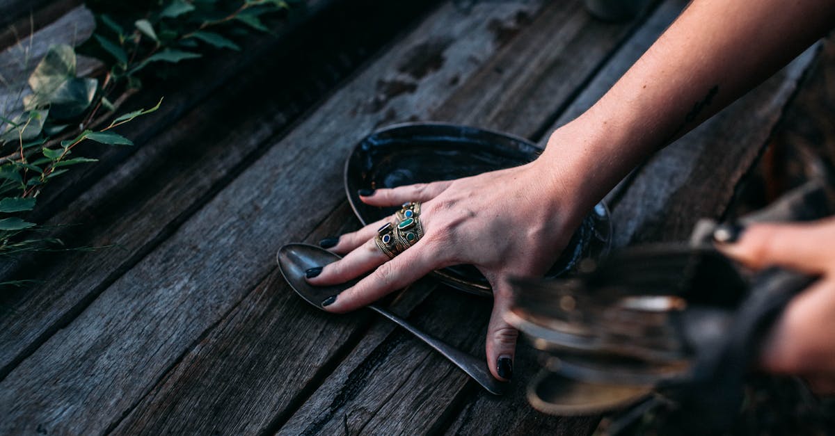 découvrez notre collection unique de bijoux en bois, alliant élégance et nature. fabriqués à la main avec des matériaux durables, nos créations évoquent l'authenticité et le style boho. parfaits pour toute occasion, offrez-vous ou à vos proches un accessoire qui fait la différence.