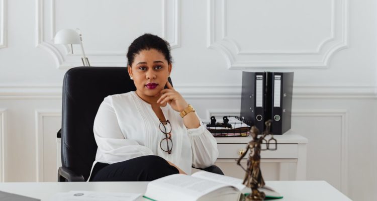 découvrez nos services juridiques professionnels pour particuliers et entreprises : conseils, assistance et accompagnement sur mesure pour tous vos besoins légaux.