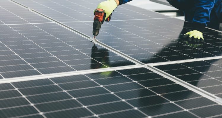 Nettoyage de panneaux solaires à Genève